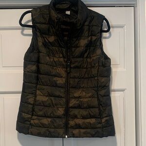 Old Navy Active Camouflage Lightweight Puffer Vest